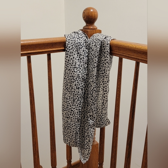 PRICE DROP! Scarf - black cheetah - Picture 3 of 3